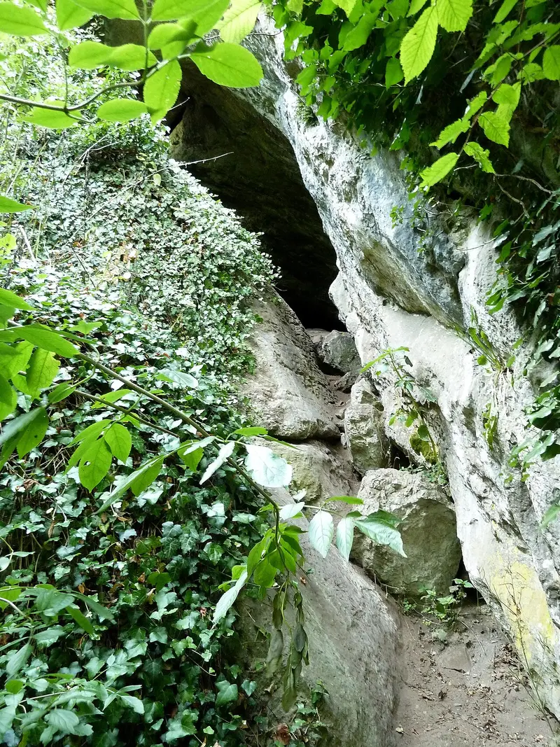 Burghöhle