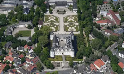 Schloss Neuhaus